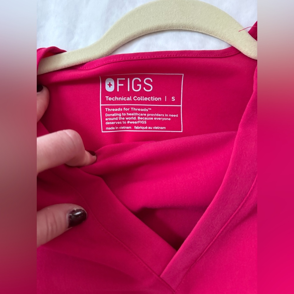 Figs Hot Pink Technical Collection Set (Top & Pants) - Picture 7 of 7